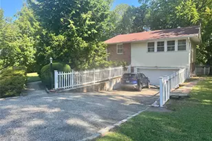 23 Wooleys Ln, Great Neck, NY 11023 - Photo 22