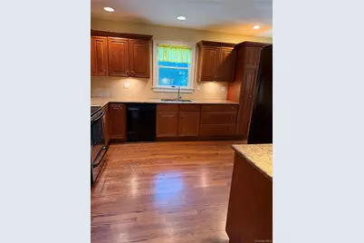 60 Oaktree Lane, Manhasset, NY 11030 - Photo 4