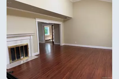 60 Oaktree Lane, Manhasset, NY 11030 - Photo 2
