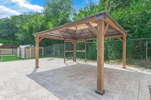 250 Lakeshore Blvd, Massapequa Park, NY 11762 - Photo 24