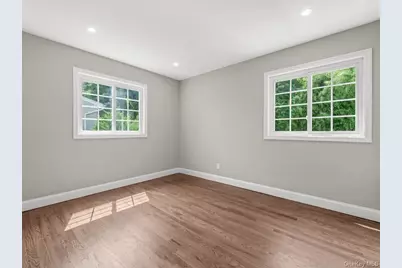 250 Lakeshore Boulevard, Massapequa Park, NY 11762 - Photo 10