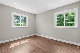 250 Lakeshore Blvd, Massapequa Park, NY 11762 - Photo 10