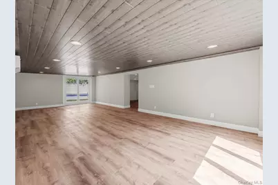 250 Lakeshore Boulevard, Massapequa Park, NY 11762 - Photo 20