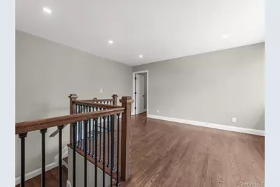 250 Lakeshore Boulevard, Massapequa Park, NY 11762 - Photo 14