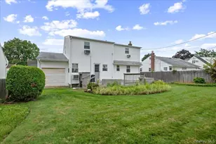 11 Hastings Ln, Hicksville, NY 11801 - Photo 20