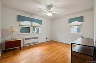 11 Hastings Ln, Hicksville, NY 11801 - Photo 12