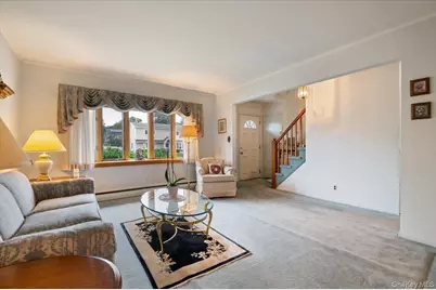 11 Hastings Lane, Hicksville, NY 11801 - Photo 6