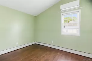 91 Spruce Ave, West Islip, NY 11795 - Photo 12
