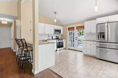 91 Spruce Avenue, West Islip, NY 11795 - Photo 4
