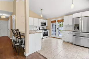 91 Spruce Ave, West Islip, NY 11795 - Photo 4
