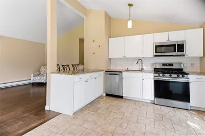 91 Spruce Avenue, West Islip, NY 11795 - Photo 8