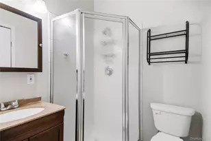 91 Spruce Ave, West Islip, NY 11795 - Photo 16