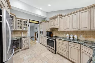 49 Village Dr, Jericho, NY 11753 - Photo 2