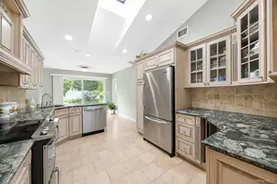 49 Village Dr, Jericho, NY 11753 - Photo 4