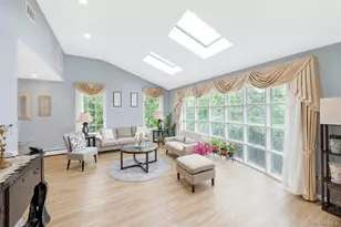 49 Village Dr, Jericho, NY 11753 - Photo 10