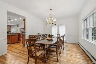 1040 Washington Avenue, Plainview, NY 11803 - Photo 12