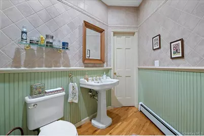 1040 Washington Avenue, Plainview, NY 11803 - Photo 22