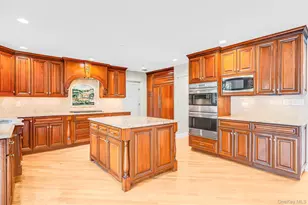 32 Annandale Rd, Commack, NY 11725 - Photo 8