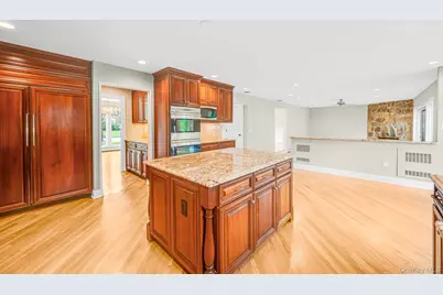 32 Annandale Road, Commack, NY 11725 - Photo 10