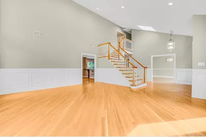 32 Annandale Road, Commack, NY 11725 - Photo 6