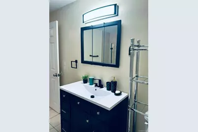126 Sussex Road, Elmont, NY 11003 - Photo 10