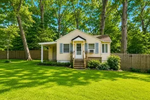 86 N Evergreen Dr, Selden, NY 11784 - Photo 4