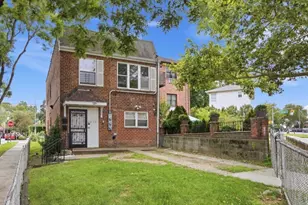 20-63 Hazen St, East Elmhurst, NY 11370 - Photo 2