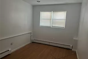 20-63 Hazen St, East Elmhurst, NY 11370 - Photo 4