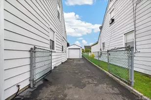 14 Ivy Pl, Valley Stream, NY 11581 - Photo 8