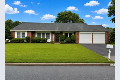 18 Glen Summer Road, Holbrook, NY 11741 - Photo 1