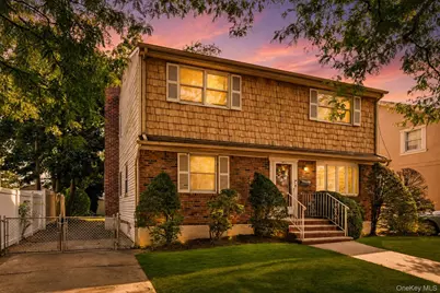 82-11 262nd Street, Floral Park, NY 11004 - Photo 2