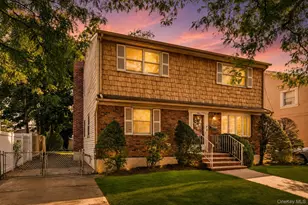 82-11 262nd St, Floral Park, NY 11004 - Photo 2