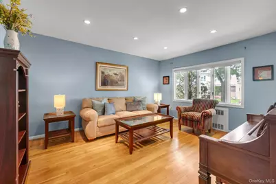 82-11 262nd Street, Floral Park, NY 11004 - Photo 4
