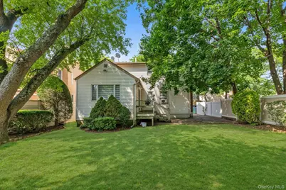 82-11 262nd Street, Floral Park, NY 11004 - Photo 18