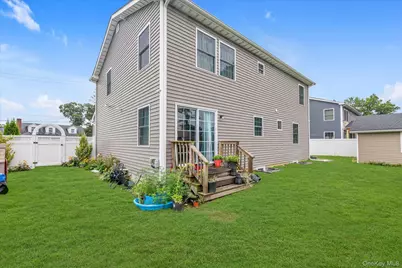 6 Belmont Court, Amityville, NY 11701 - Photo 16