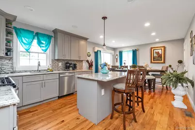 6 Belmont Court, Amityville, NY 11701 - Photo 6