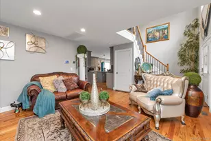 6 Belmont Ct, Amityville, NY 11701 - Photo 4