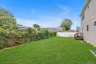 6 Belmont Ct, Amityville, NY 11701 - Photo 18
