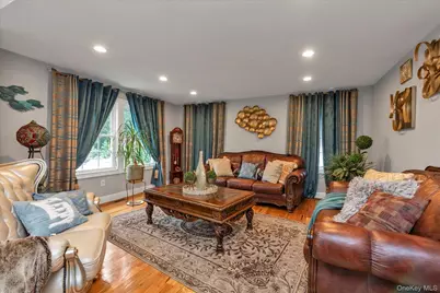 6 Belmont Court, Amityville, NY 11701 - Photo 2