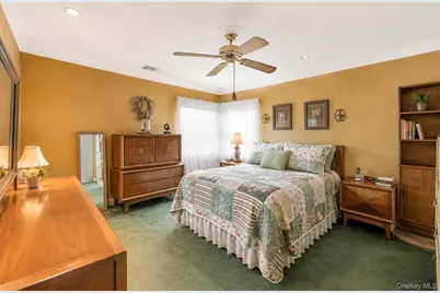40 Nantucket Drive, Medford, NY 11763 - Photo 34