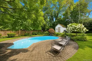 40 Nantucket Dr, Medford, NY 11763 - Photo 8