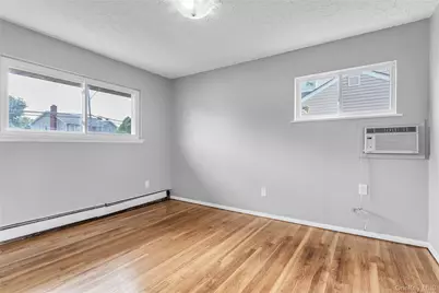 581 Plainview Road, Plainview, NY 11803 - Photo 16