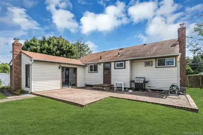 581 Plainview Road, Plainview, NY 11803 - Photo 20