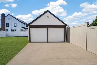 101 Argyle Road, West Hempstead, NY 11552 - Photo 32