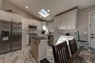 429 Ontario St, Ronkonkoma, NY 11779 - Photo 10