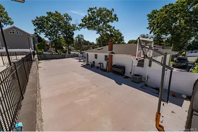 429 Ontario Street, Ronkonkoma, NY 11779 - Photo 22