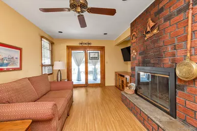 265 Schenck Avenue, Great Neck, NY 11021 - Photo 8