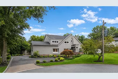 9 Sorgi Court, Plainview, NY 11803 - Photo 2