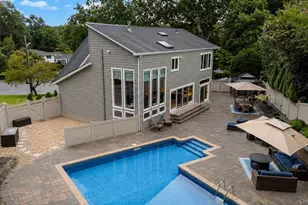 9 Sorgi Ct, Plainview, NY 11803 - Photo 32