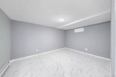 370 Locust Avenue, Uniondale, NY 11553 - Photo 20